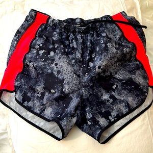 Champion C9 lined running shorts, Size small